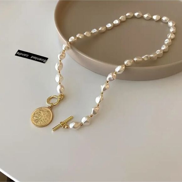 Lab Pearl Beaded Clavicle Necklace Personalized OT Portrait Round Tag Pendant - Picture 2 of 9